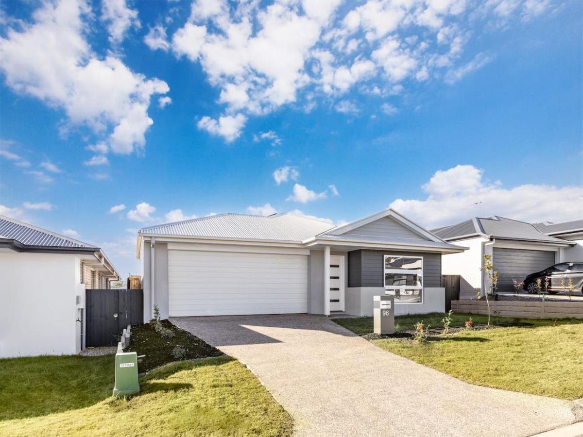 Convenient Brandnew 4 Beds House, 5 Mins To Mall Springfield Lakes Exterior photo